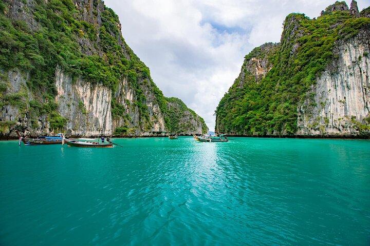 Phi Phi Island and Bamboo Island Snorkeling Tour From Krabi