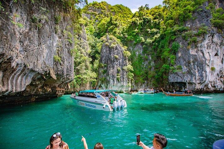Wonderful Phi Phi Islands Snorkeling Tour from Krabi