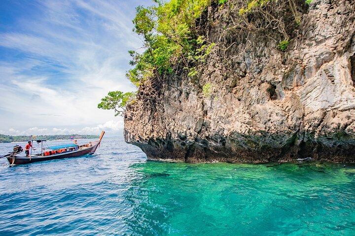 Wonderful Phi Phi Islands Snorkeling Tour from Krabi