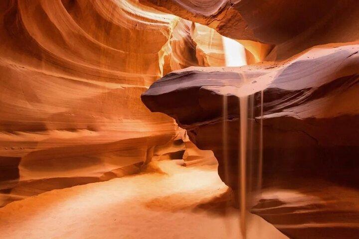 Upper Antelope Canyon Hiking Tour