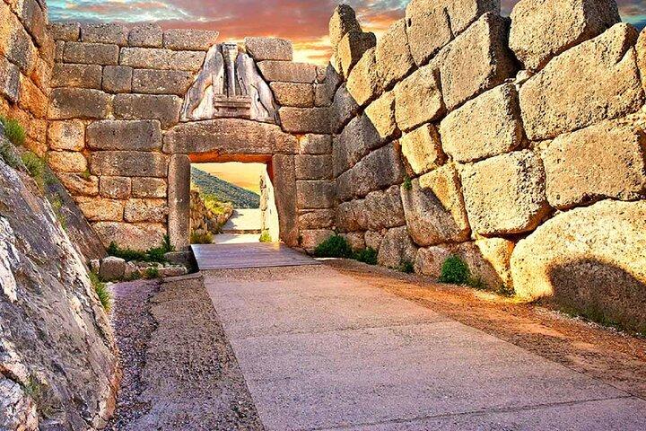 3 days Spanish guided tour in Epidaurus, Mycenae, Olympia, Delphi