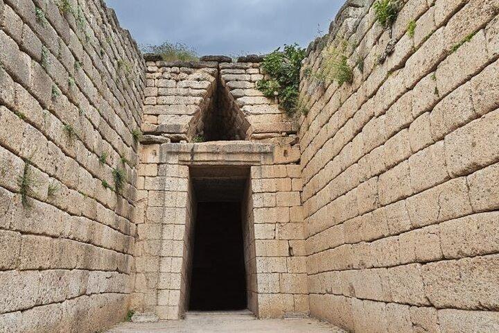 3 days Spanish guided tour in Epidaurus, Mycenae, Olympia, Delphi