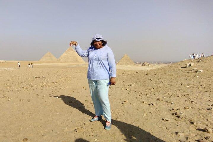 Full day tour Giza pyramids ,Sphinx and Egyptian museum