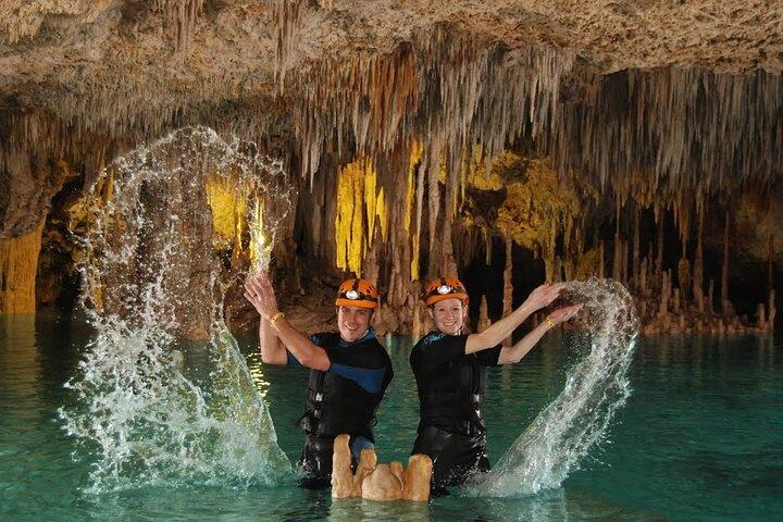 Discover the magnificent Secret River. Plus tour with Transport