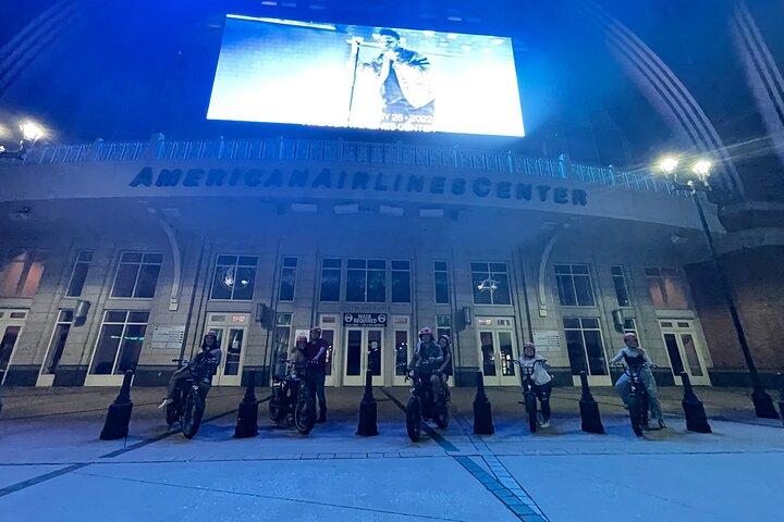 Downtown Dallas Sightseeing & History 2 Hour E-Bike tour
