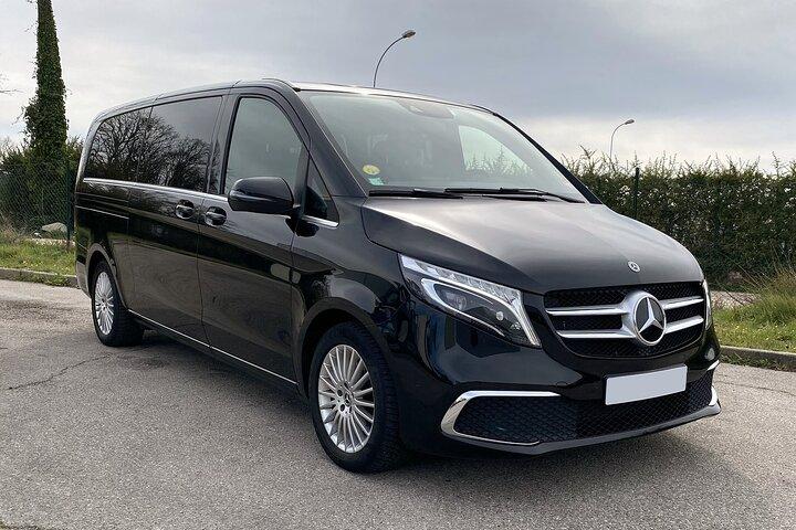 Departure Transfer: Warsaw to Chopin Airport WAW by Van