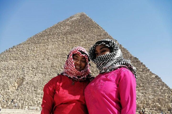 Full-Day Giza Pyramids and Cairo Tour from Cairo Airport