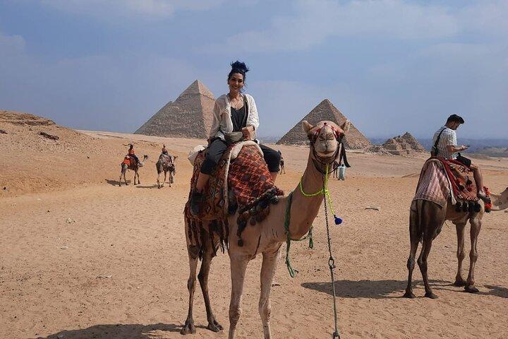 4-hours Private Tour Giza Pyramids ,Sphinx ,Valley Temple Camel Ride and Lunch