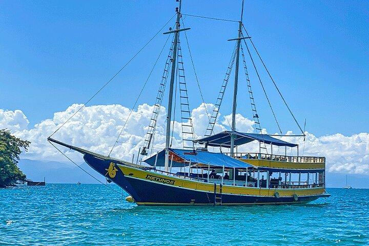 Boat tour experience with snorkel mask included - BY NETUNO TOURS