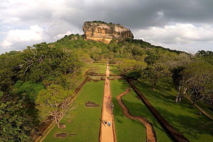 Sigiriya Day Trip with Elephant Safari & Lunch in a Village House