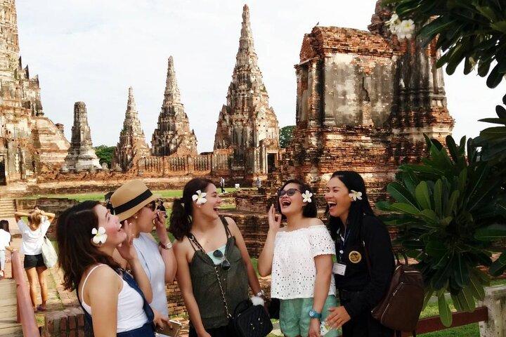 Ayutthaya Sunset Boat & UNESCO Temples: Multi-language private tour from Bangkok