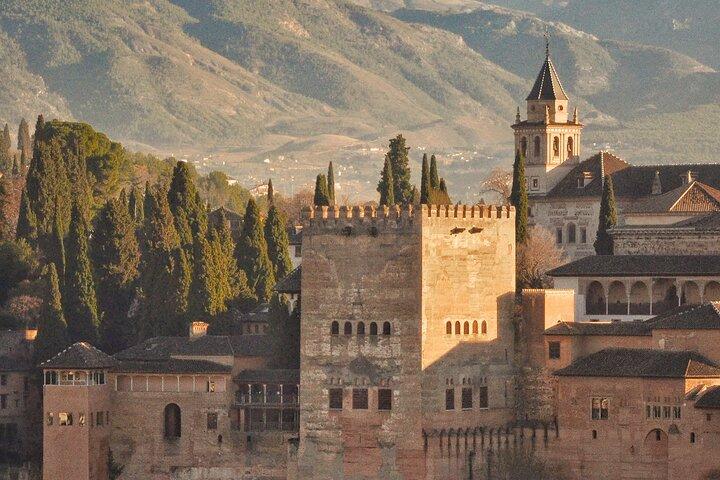 Alhambra Private Tour & Nazaries Palaces from Seville with Pickup