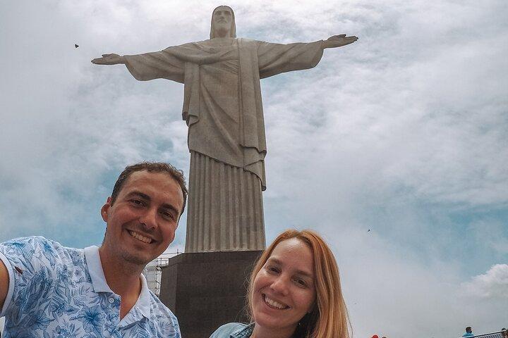 Corcovado Train and Sugarloaf Mountain Guided Tour with Transfer