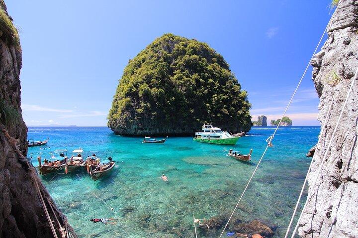 Phi Phi Island Hopping Day Trip by Speed Boat from Phuket