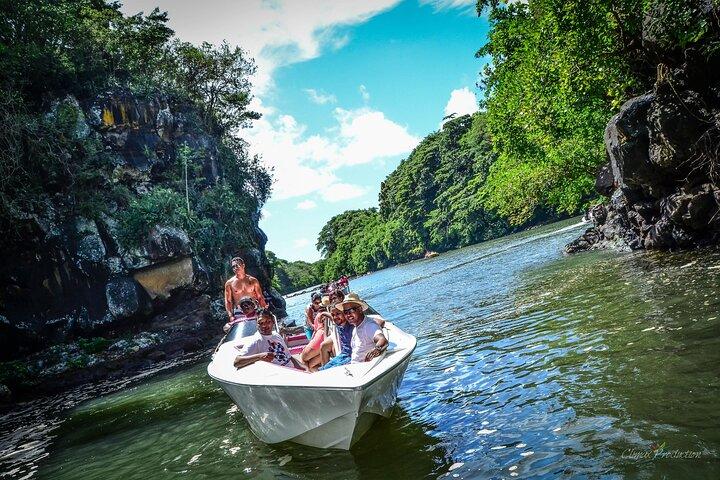 Full Day Tour 5 Island to Ile Aux Cerfs Incl. Lunch and Transfer