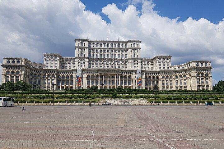 5 to 6 Hours - Private Bucharest City Tour about Ceausescu and Communism