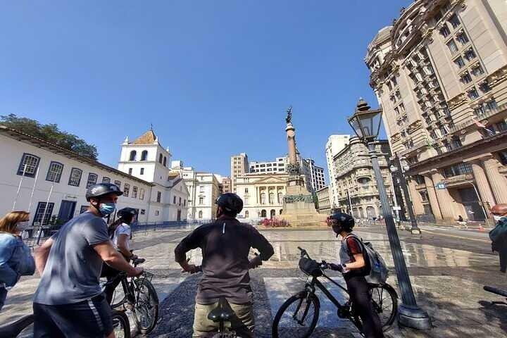 São Paulo Bike Tour: Avenida Paulista and Historic Downtown