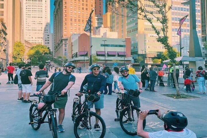 São Paulo Bike Tour: Avenida Paulista and Historic Downtown