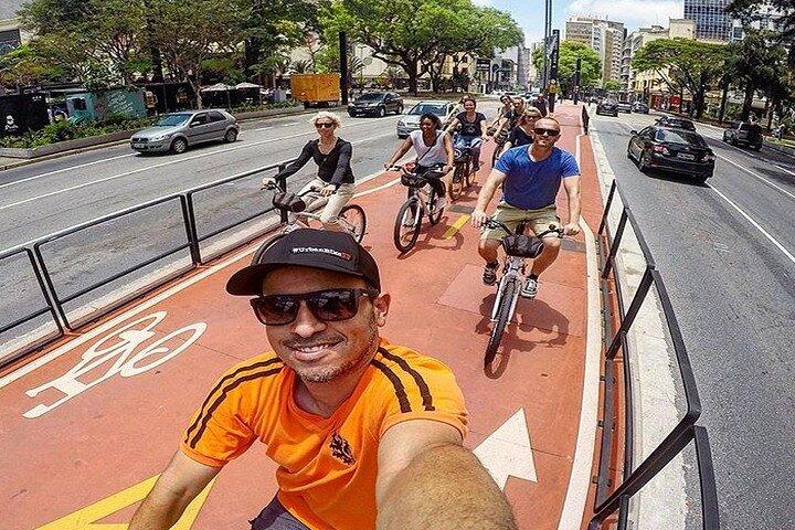 São Paulo Bike Tour: Avenida Paulista and Historic Downtown