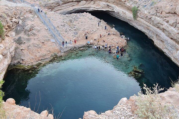 Full-Day Bimmah Sinkhole and Wadi Al Arbeieen Tour