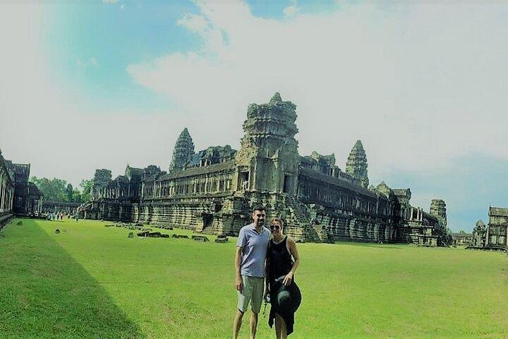 Angkor Wat Sunrise Tour to Bayon, Ta Prohm and Banteay Srei