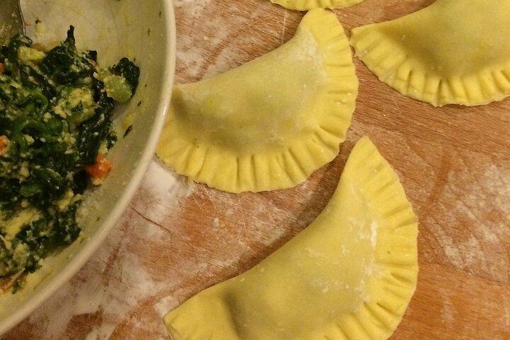 Small group Vegan pasta and bruschette Class with wine
