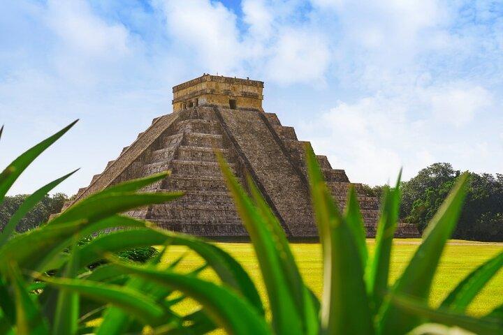 Guided Tour to Chichen Itza Cenote and Valladolid