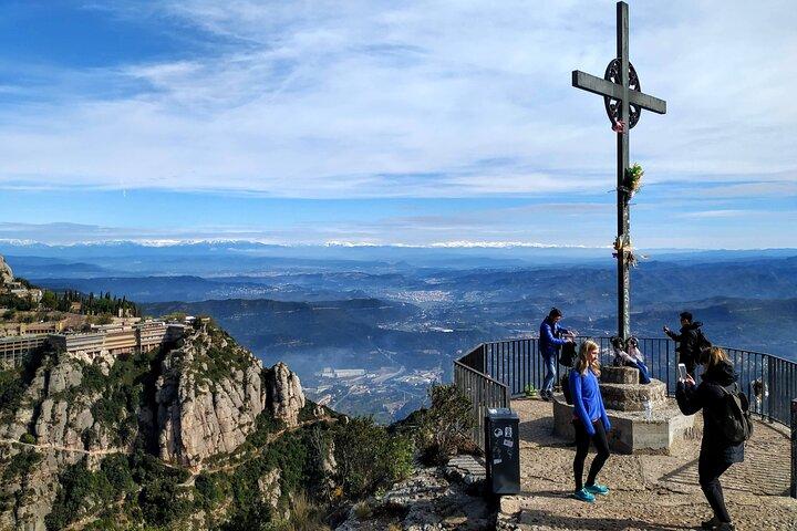Private Tour to Montserrat with a specialized local guide