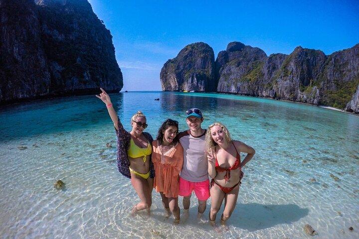 Phi Phi & Bamboo Islands w/ Lunch by Speedboat or Speed Catamaran
