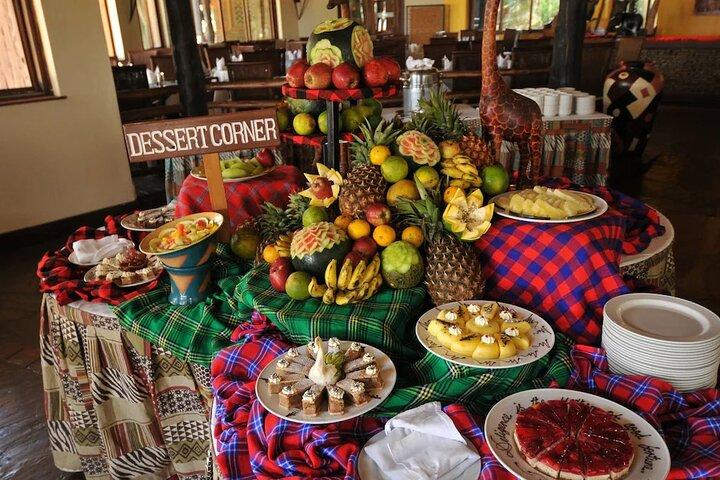 7 Days Kenya National Parks Jeep Tour in 5-Star Luxury Lodges