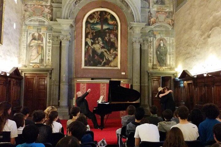Pizza Dinner and Italian Opera Arias Concert in Florence