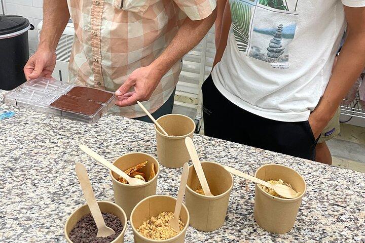 Learn about Panama cocoa and create your own chocolate bar