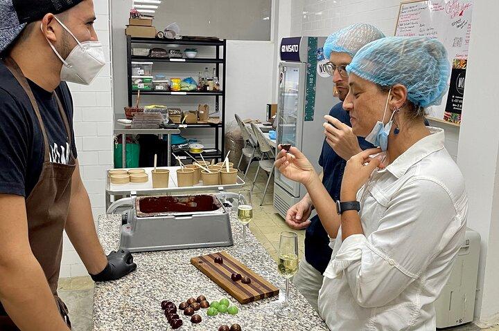 Learn about Panama cocoa and create your own chocolate bar