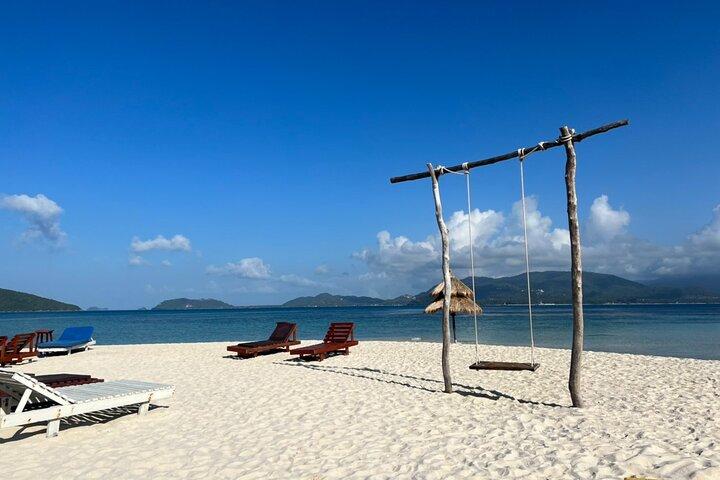 Private Half Day Trip to Pig Island and Koh Tan by Long Tail Boat
