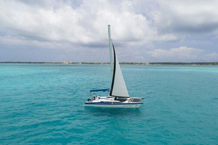 Isla Mujeres Premium Tour in Catamaran with Snorkel and Buffet