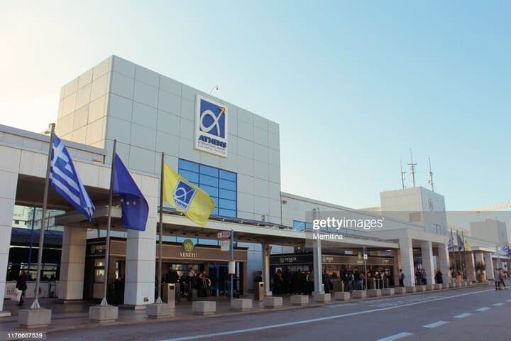 Private Airport Hotel Transfer in Athens by Luxury Van