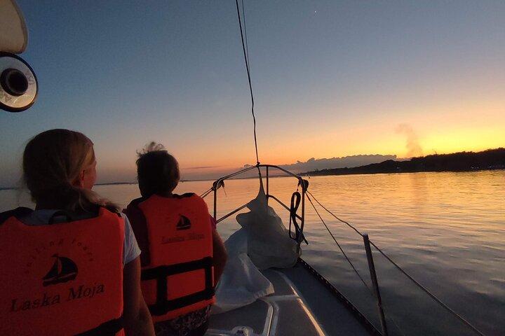 Slow Sailing Bacalar Experience with snack and drinks