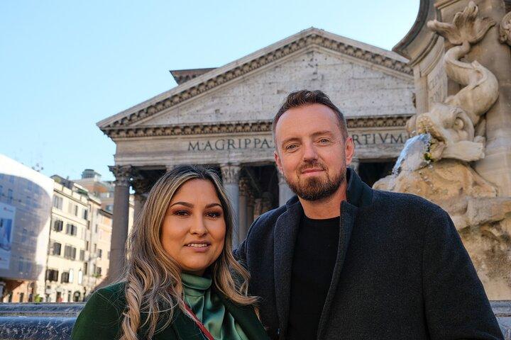 1-Hour Private Photoshoot Taking Beautiful Pictures in Rome