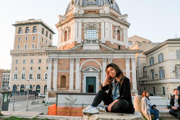 1-Hour Private Photoshoot Taking Beautiful Pictures in Rome