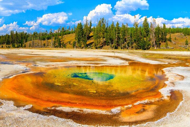 Yellowstone National Park Self-Guided Driving Audio Tour