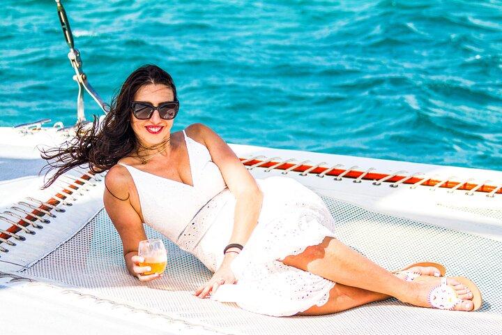 Aruba Happy Hour Sunset Sail with Savory Bites and Cocktails