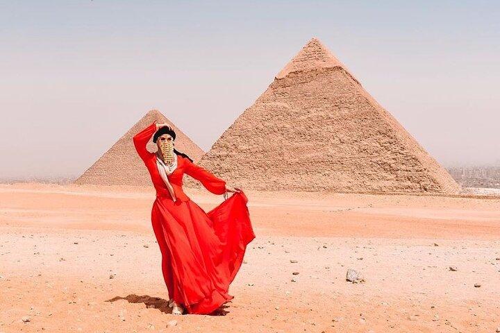 Giza Pyramids & National Museum private day tour