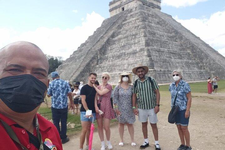 Tour de Dia a Chichén Cenote Ik Kil Cenote Suytun y Valladolid