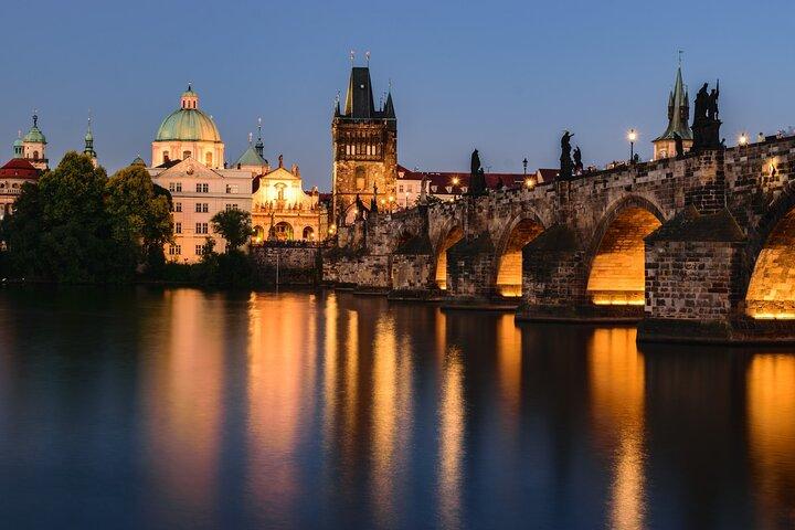 VIP Tour: Professional photos - You and Prague Best Monuments