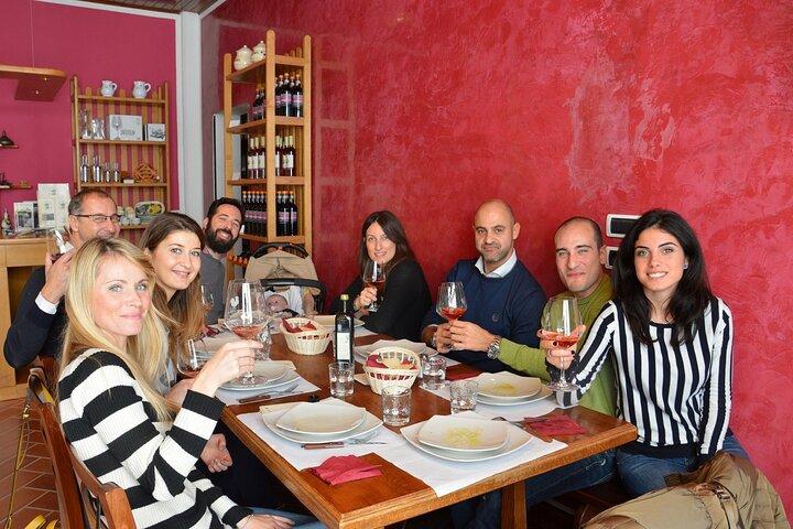 4 Wines & 2 Olive Oils Tasting in Chianti Winery with Tour
