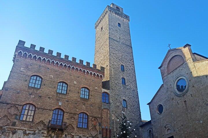 PRIVATE TOUR: Full-Day Volterra & San Gimignano with Wine Tasting Experience