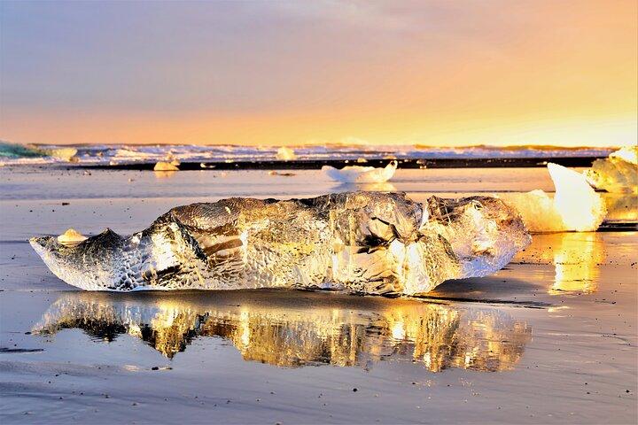 Reykjavik: Glacier Lagoon, Diamond Beach & South Coast Day Tour