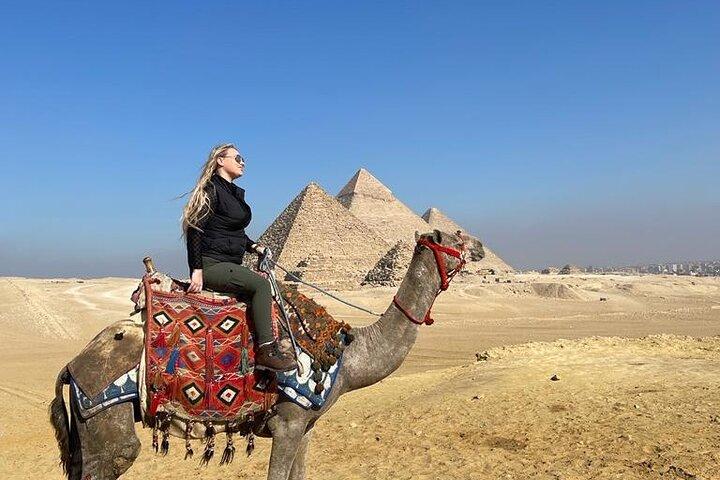 Cairo Private Layover tour to Pyramids of Giza and sphinx
