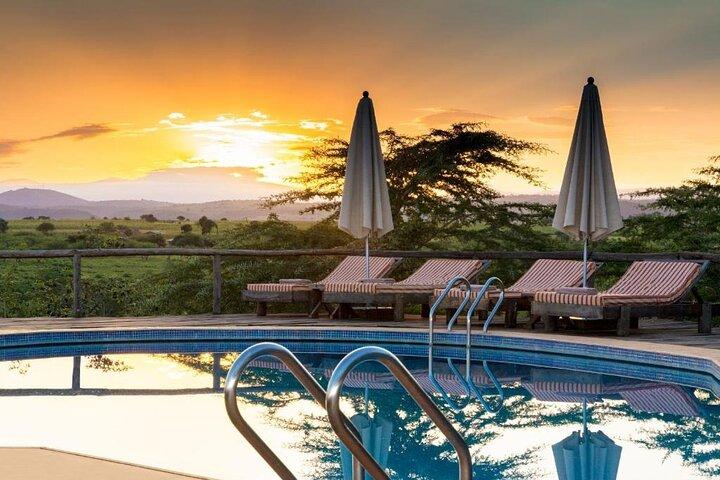 2 Day Ngorongoro & Lake Manyara Romantic Safari