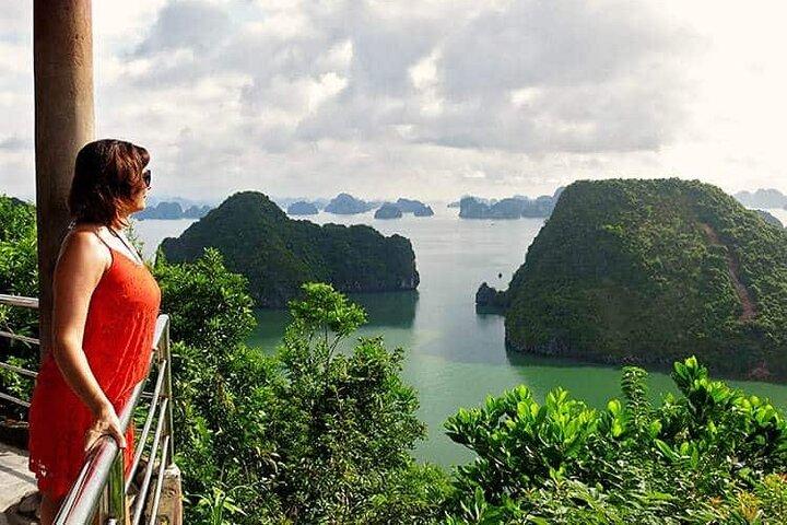 Full-Day Tour of Halong Bay Vietnam